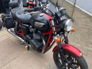 Photograph of triumph bonniville 865 motorcycle purchased in Hedge End, Hampshire