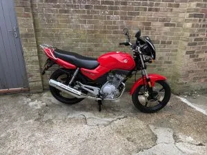 Photograph of yamaha ybr 125 motorcycle purchased in Redhill, Surrey