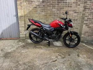 Photograph of yamaha ys 125 motorcycle purchased in Feltham, London