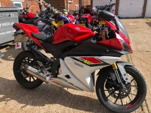 Photograph of yamaha yzf r125 motorcycle purchased in Chiswick, London